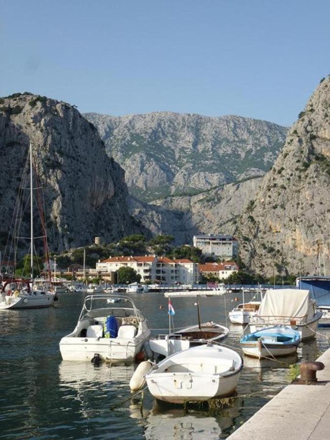 Villa Mama - Traditional Apartments In Omis, Free Parking Exterior photo