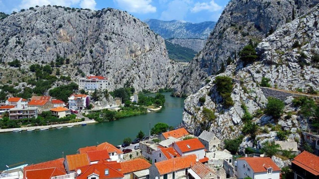 Villa Mama - Traditional Apartments In Omis, Free Parking Exterior photo
