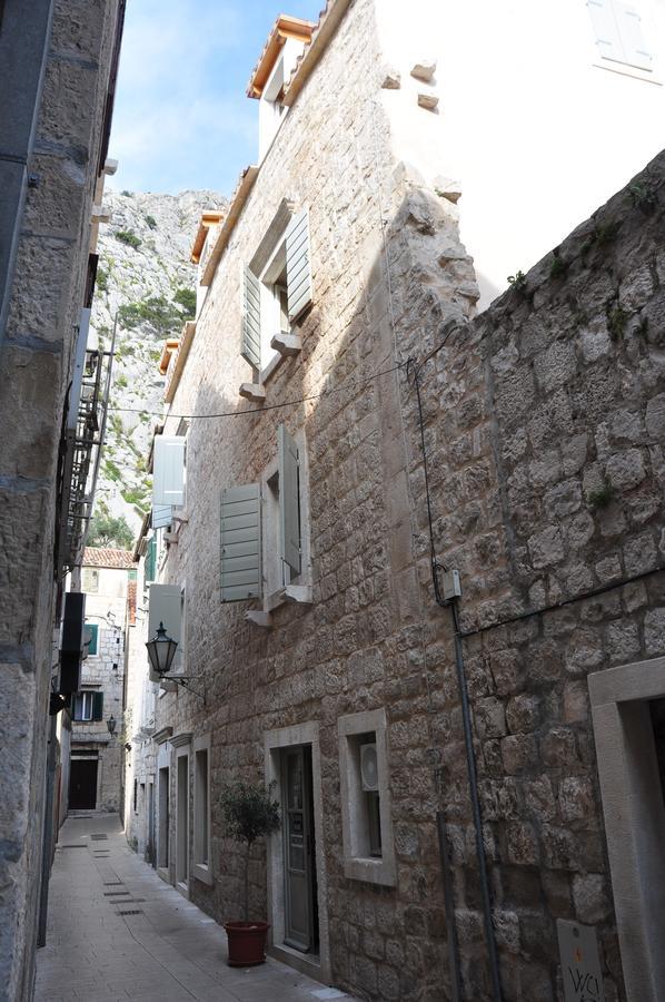 Villa Mama - Traditional Apartments In Omis, Free Parking Exterior photo