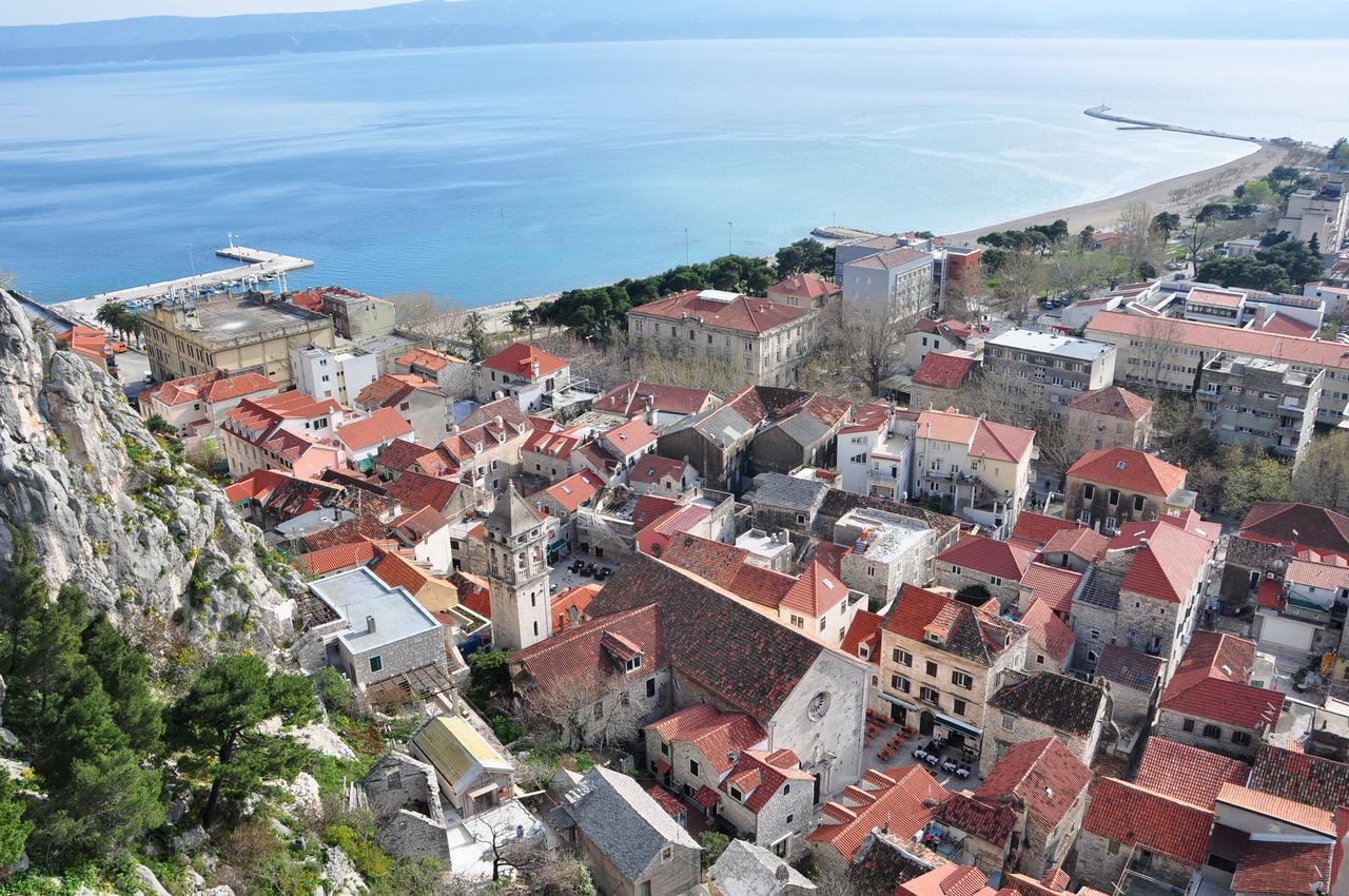 Villa Mama - Traditional Apartments In Omis, Free Parking Exterior photo