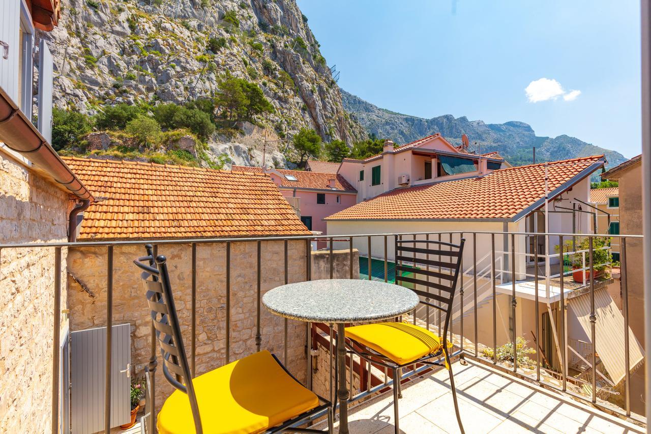 Villa Mama - Traditional Apartments In Omis, Free Parking Exterior photo