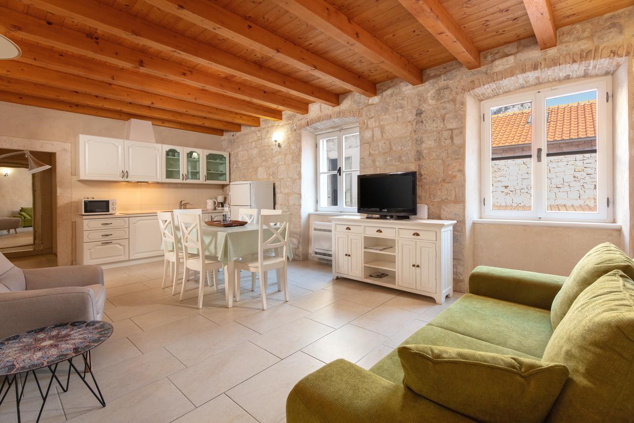 Villa Mama - Traditional Apartments In Omis, Free Parking Exterior photo