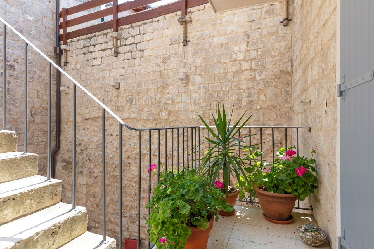 Villa Mama - Traditional Apartments In Omis, Free Parking Exterior photo