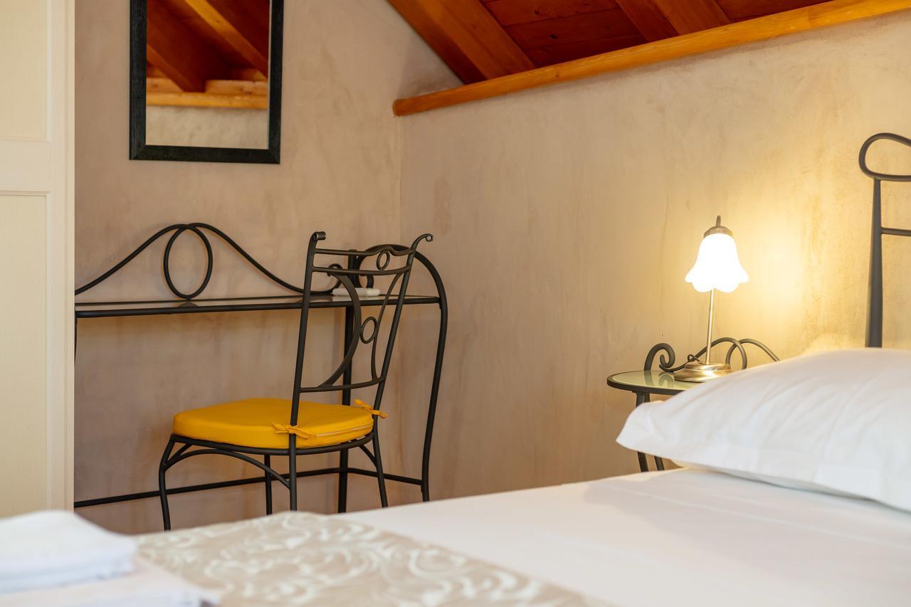 Villa Mama - Traditional Apartments In Omis, Free Parking Exterior photo