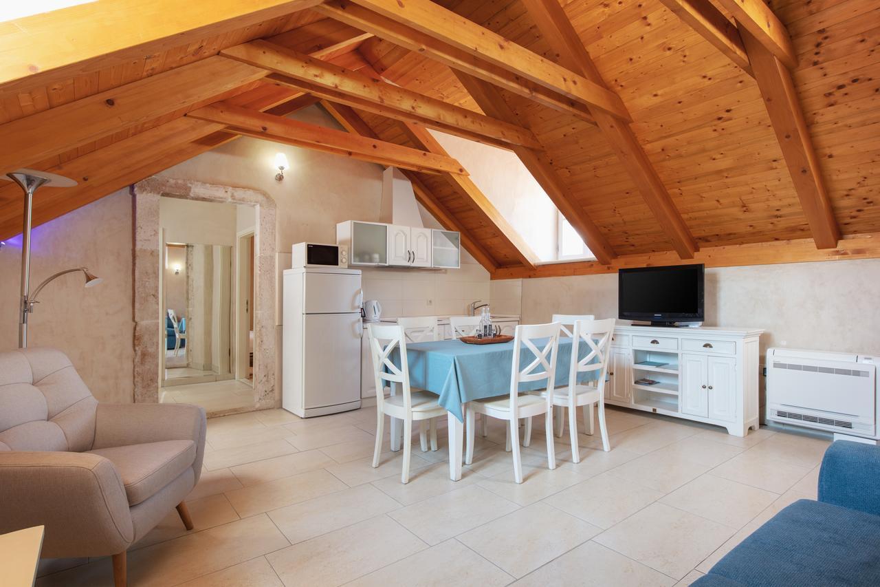 Villa Mama - Traditional Apartments In Omis, Free Parking Exterior photo