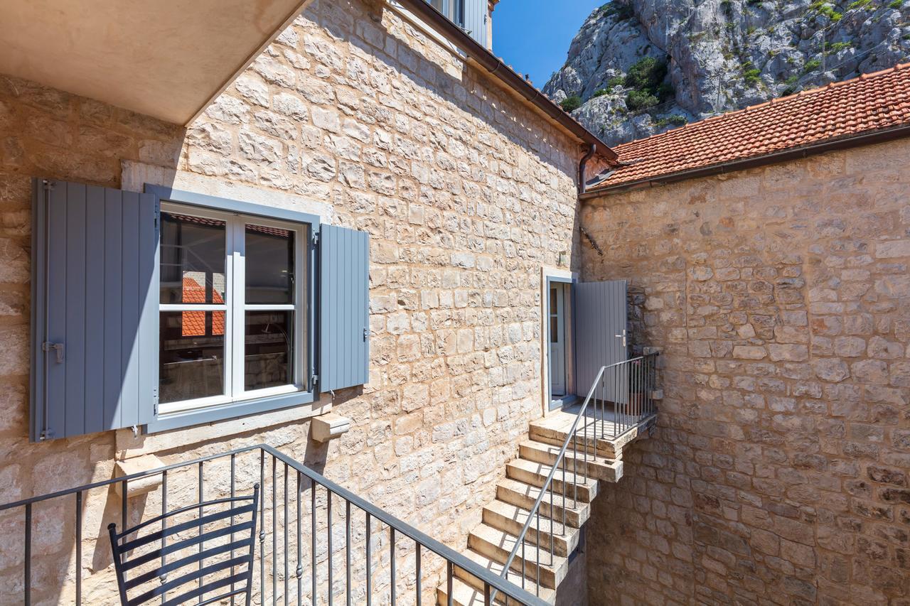 Villa Mama - Traditional Apartments In Omis, Free Parking Exterior photo